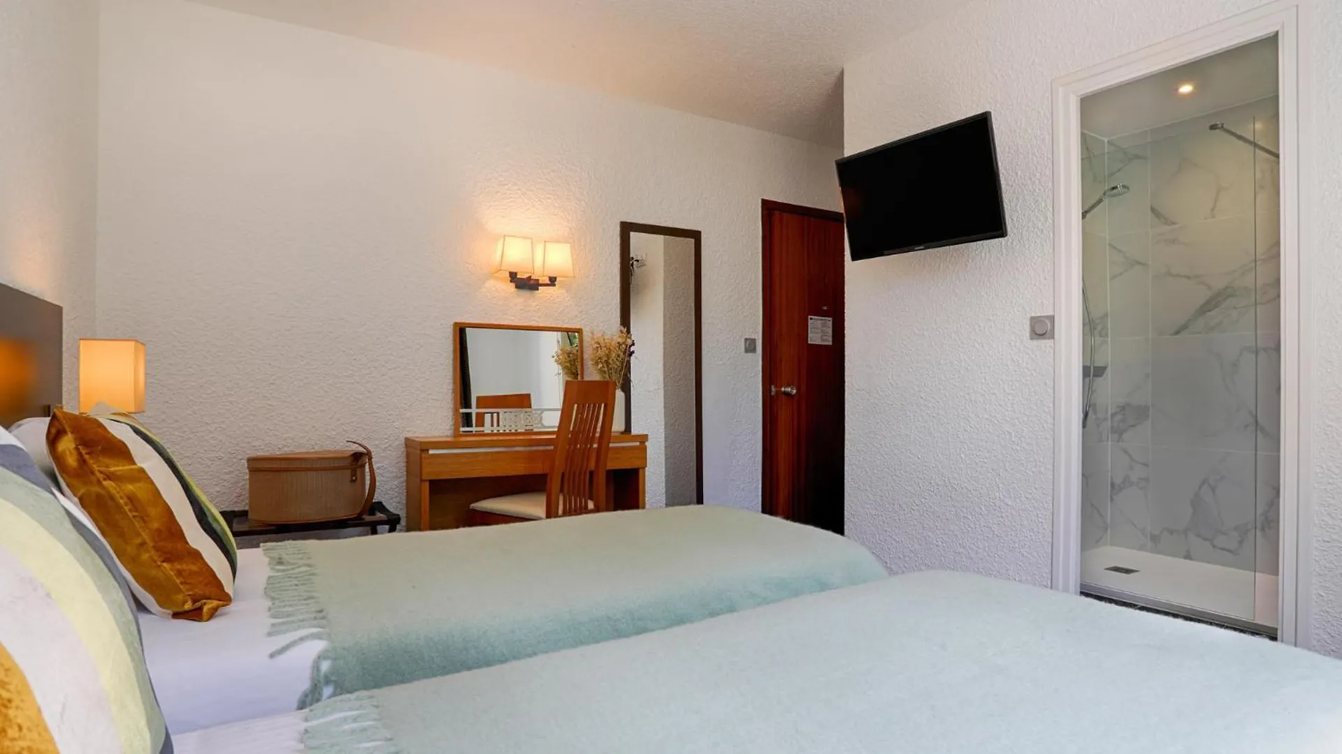 Hotel Le Branhoc - Brit Hotel Auray 2*,